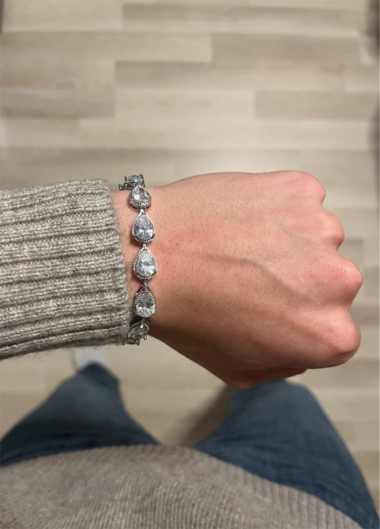 MACELUXE TEARDROP BRACELET